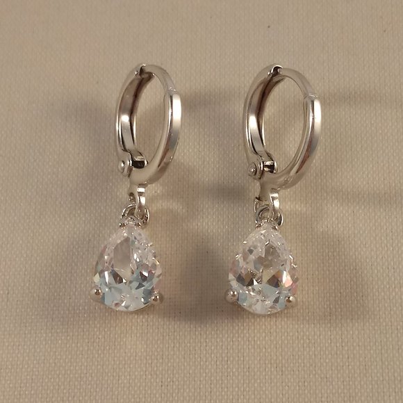 Solid 925 Silver Solitaire Pear Tear Drop Diamond Zircon Dangle Earrings Gift - Picture 2 of 4